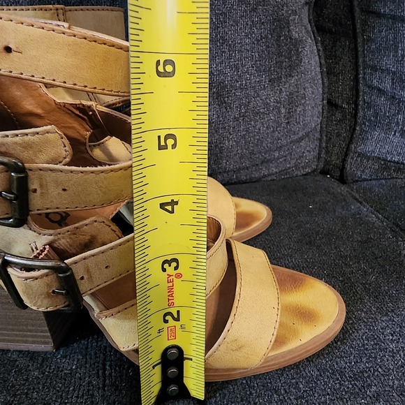 Y2k‎ Mudd Strappy Chunky Heel Back Zip Size 10 Beige Sandals - Picture 15 of 16